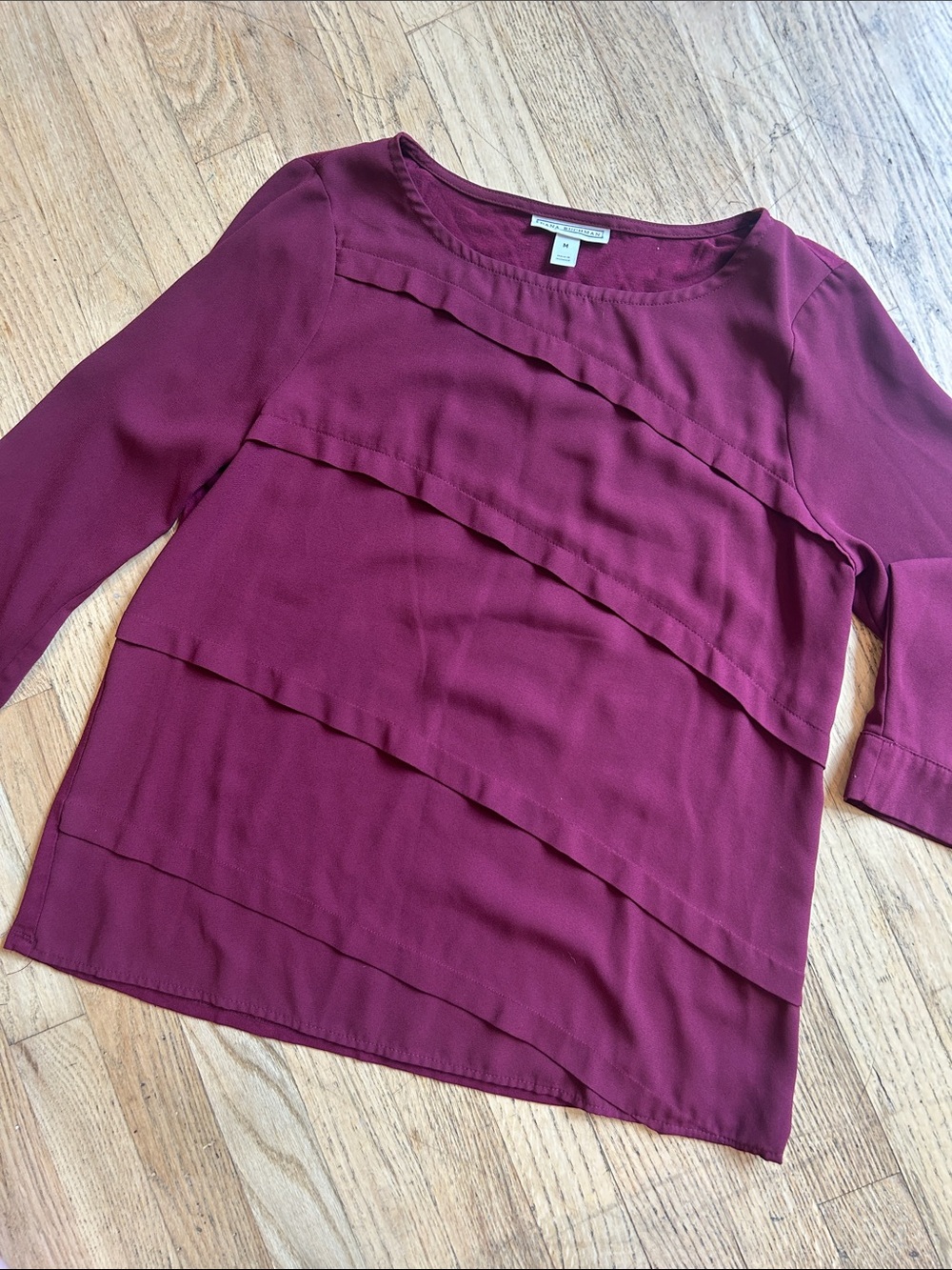 ๐ธ3 FOR $20๐ธ
Dana Buchman Burgundy Layered Ruffle Blouse - Picture 3 of 9